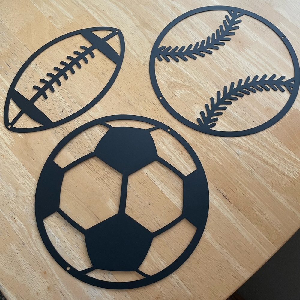 Metal sports balls wall decor